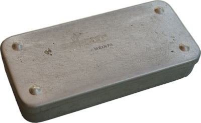 Khay và hộp đựng dụng cụ cứu thương