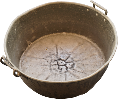 Xoong nhôm (Phạm Thị Hương)